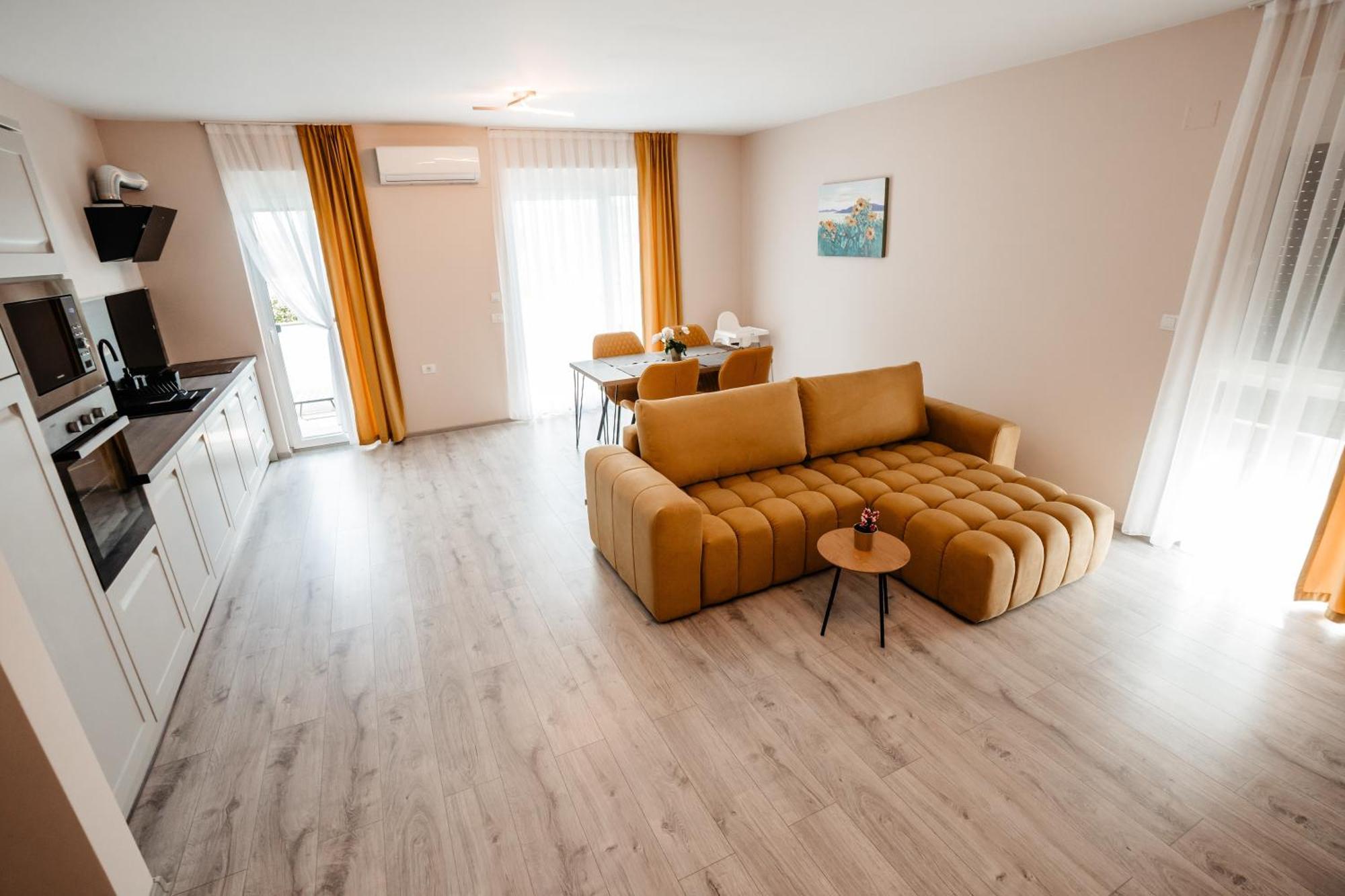 Sunrise View Apartment Oradea Exterior photo